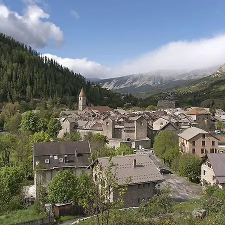 Chalet Tout Confort / Calme Et Proche De Tout Chalet *
